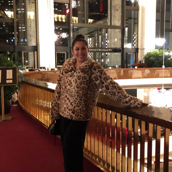 Meet your Posher, Nina - Picture 3 of 4